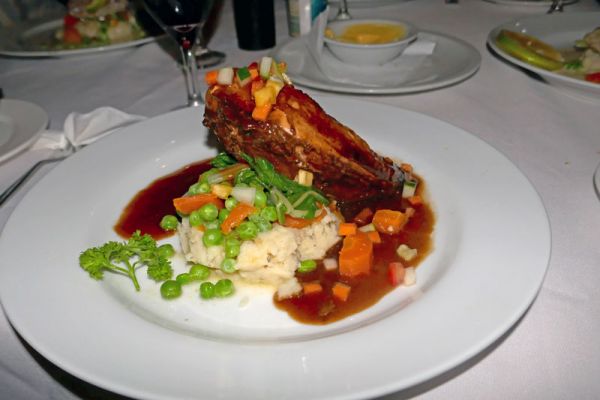 sab-manta-dinner1-80065C3DAAB-AF9E-FD7E-EB29-2BB2DEA9EE79.jpg